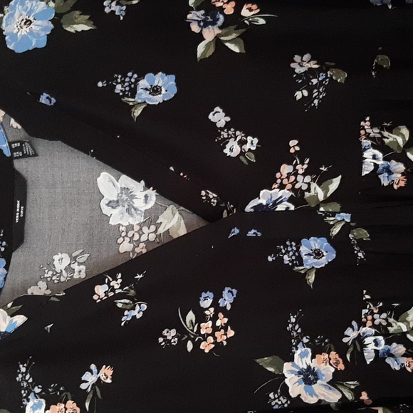 Vero Moda Easy Floral Ruffle Dress - Picture 2 of 5